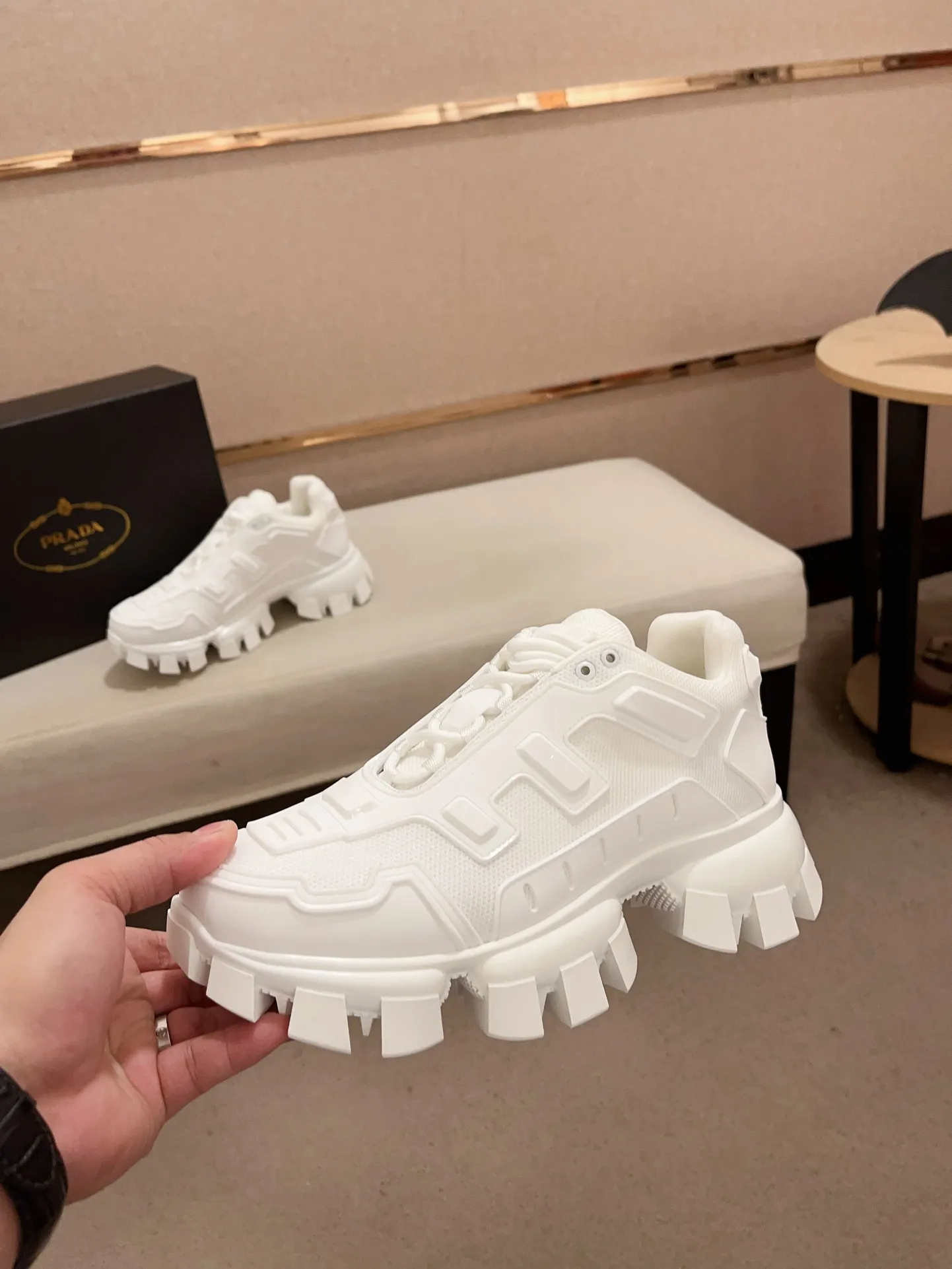 Men's Men's Shoes 💰 620💰 ✔️✔️✔️High-quality new PRADA counters are launched at the same time. The new men's shoes and 😘fabrics are selected from first-layer cowhide. Lining: imported elastic mesh➕cowhide lining. 👍🏿High-end☄️Open-molded non-slip rubber outsole, exquisite lines, simple and elegant, comfortable and high-end for leisure travel. Number of yards: 38 to 44.